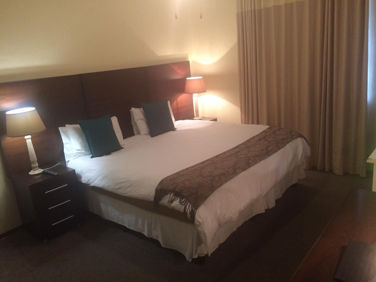 The Bedford View Guest House Germiston Exteriör bild
