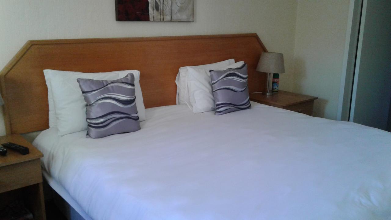 The Bedford View Guest House Germiston Exteriör bild