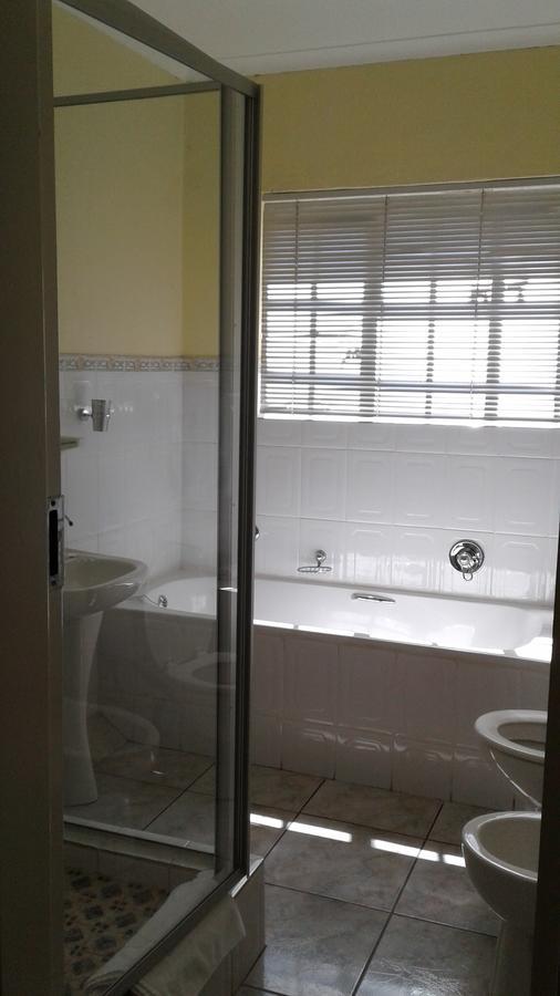 The Bedford View Guest House Germiston Exteriör bild