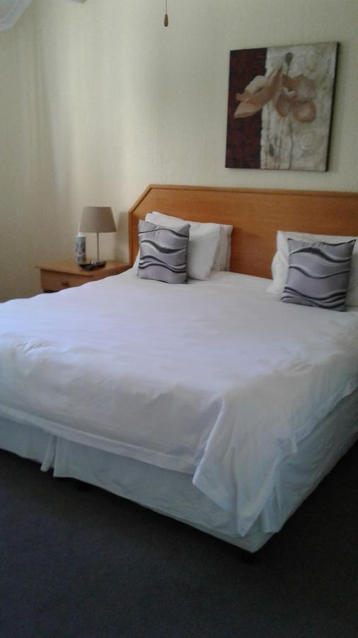 The Bedford View Guest House Germiston Exteriör bild