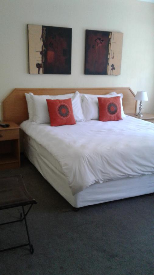 The Bedford View Guest House Germiston Exteriör bild